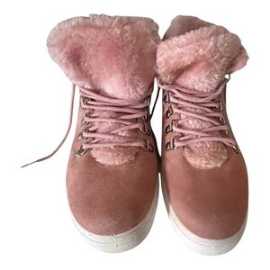 NWOT Women’s Harmony Balance Flourish Pink With Pink Faux Fur On Tongue  Shoes